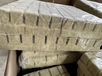 重慶鐘總訂購的小番茄育苗巖棉塊生產完畢，裝箱發車